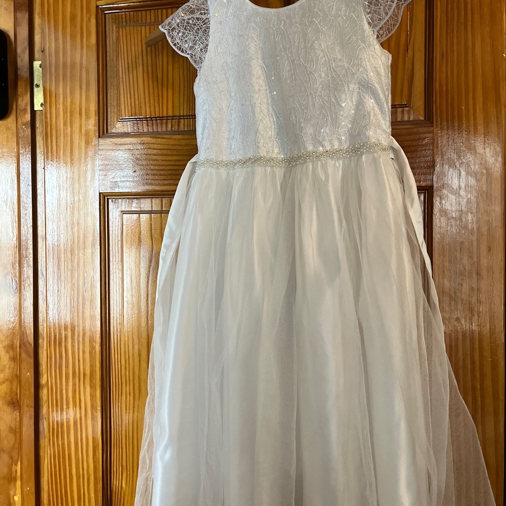 Charming White Lace Kids Formal Dress